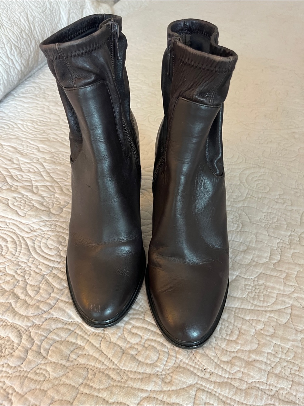 VINCE Women’s Dark Brown Leather Block Heel Ankle Boots - Picture 3 of 6
